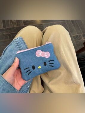 Cute Denim Hello Kitty Coin Pouch - Blue with Pink Bow